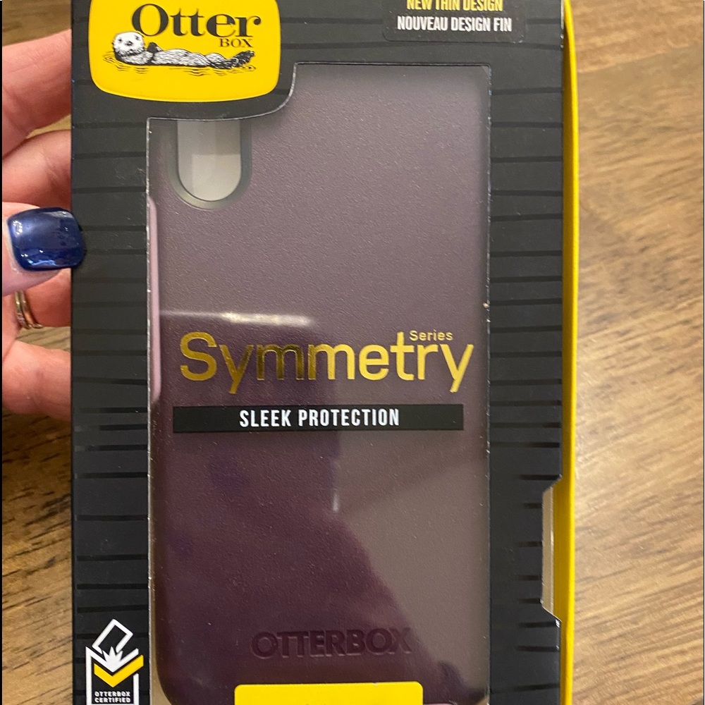 Otter box symmetry series case